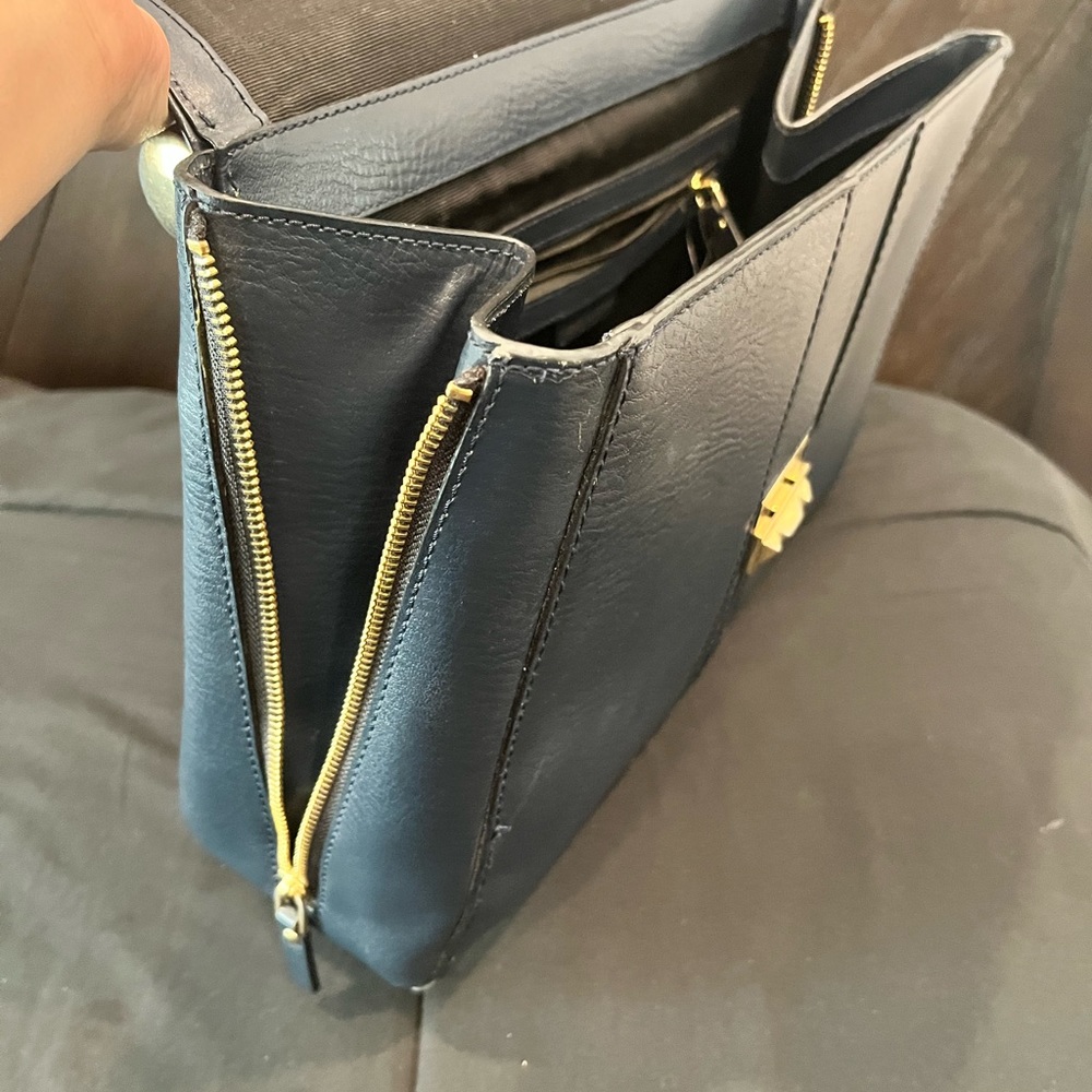 BcbgMaxAzria Allie Whip Stich Purse 👜 - Picture 12 of 15